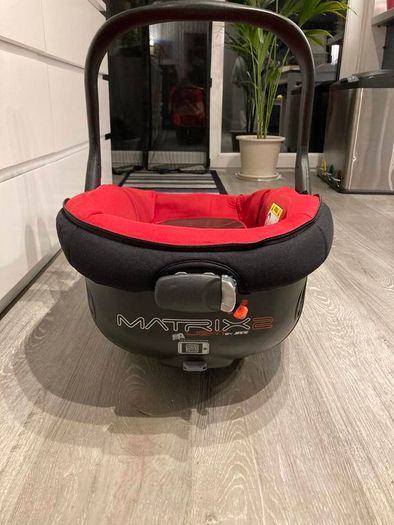 Jane Matrix Light 2 Luxe - Red - 2 in 1 Group 0/0+ Car Seat & Carrycot