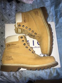 CAT boots - size 6