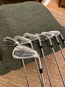 Taylormade Qi Irons 5-SW RH