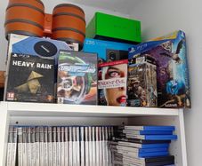 Large collection of PlayStation 2 games and console