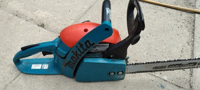 Makita Chainsaw