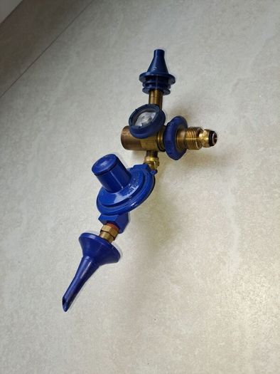 Balloon gas valve