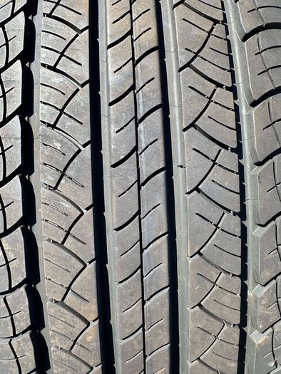 Land Rover Defender 20" Genuine Alloy wheels