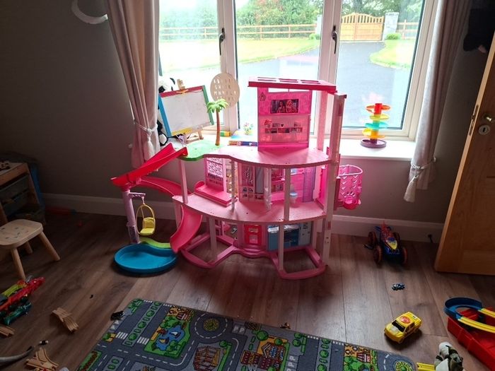 Barbie dreamhouse
