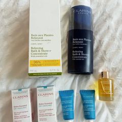 Clarins Aroma Relaxing Bath & Shower Concentrate & Hydra-Essentiel Set