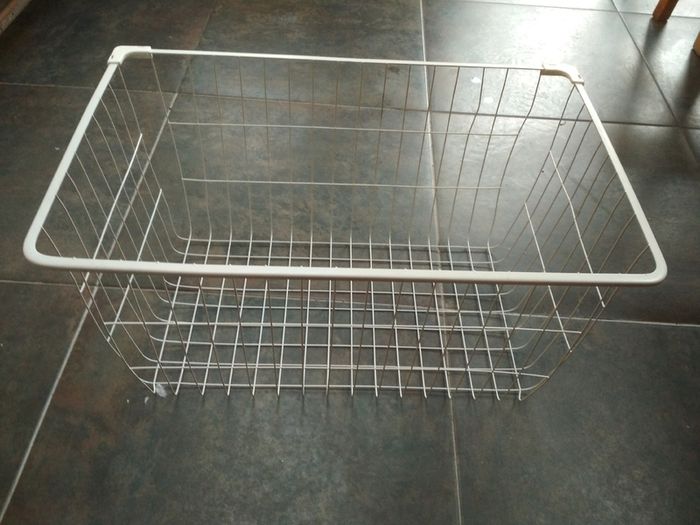 Storage tray