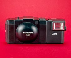 Olympus Xa1 D.zuiko 35mm F4 + A9m Flash (tested)