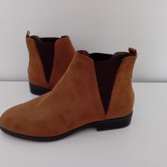 Ladies Chelsea Style Boots (New!)