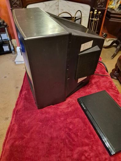 Vintage  20" Mitsubishi Tv & Remote