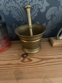 brass pestile and mortar dates back 1916 solid brass