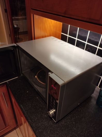 Microwave 25 Litre