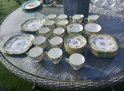 41 piece ABJ Grafton bone china Cheltenham tea set, 1940s, D18