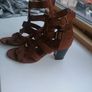 beautiful tan sandles Image 4