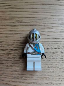 lego castle knight, rare, misprint/factory print on wrong color torso