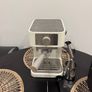 DeLonghi coffee machine Image 3