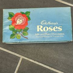 roses chocolate box