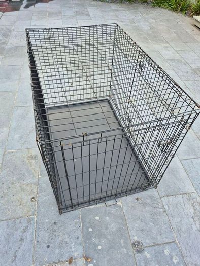 Dog crate