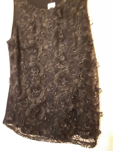 New black lace top no sleeves tag attached