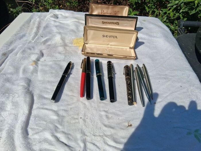 11 Piece Vintage Pen Collection