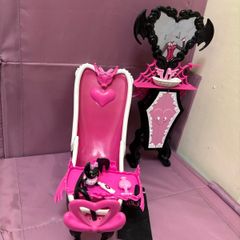 Monster High Doll Draculaura Powder Room Playset Furniture Set