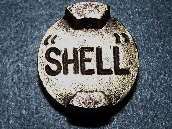 Vintage SHELL petrol. Two gall, brass oil can cap
