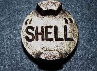 Vintage SHELL petrol. Two gall, brass oil can cap