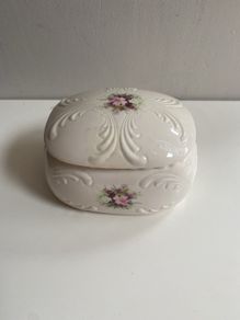 Very Pretty Parian ware flora number 8006 jewellery  box