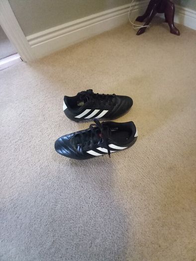 Adidas size 7 Football boots