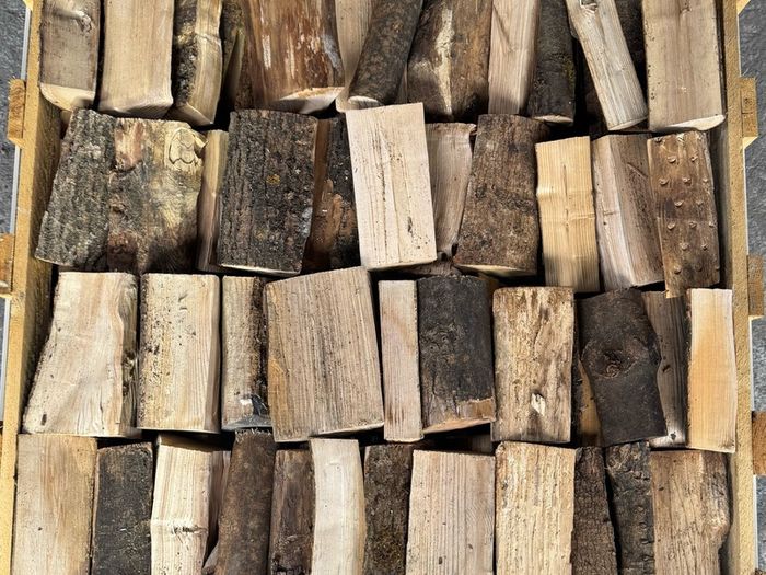 kiln dried logs (Ash)