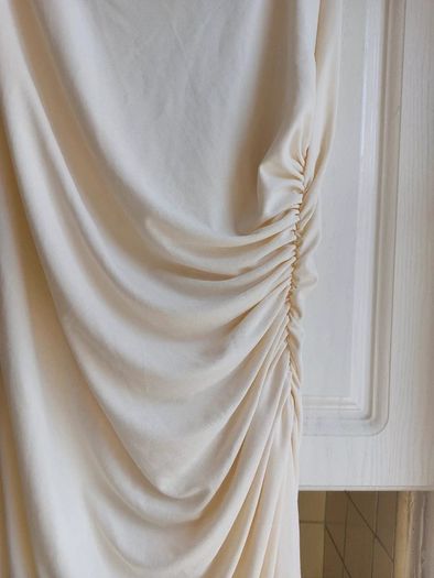 Unworn- Cream short gathered dress ZARA-Ruched Sleeveless, body con, Bodycon