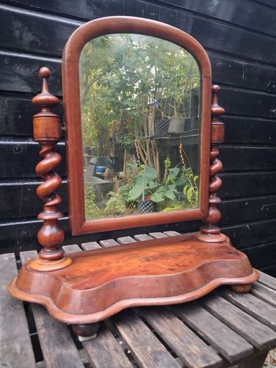Victorian mahogany dressing table swing mirror
