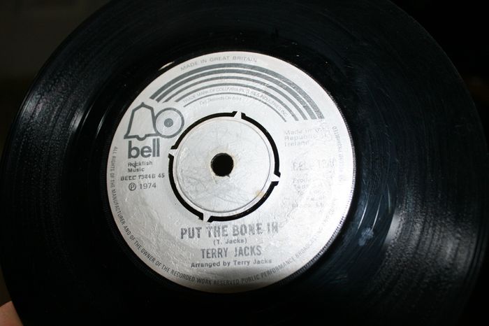 Single Vinyl's  85 pieces
