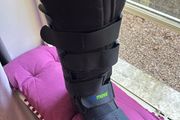 Medical boot best and walking sticks