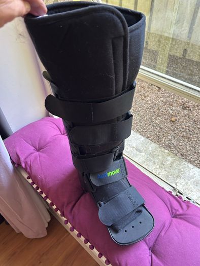 Medical boot best and walking sticks