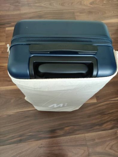 suitcase carry on