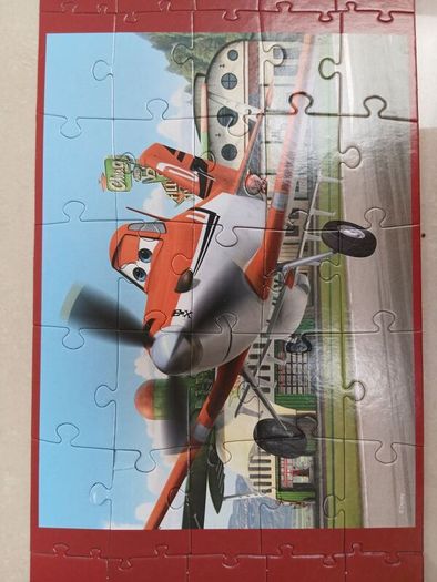 DIsney Planes Jigsaw and box