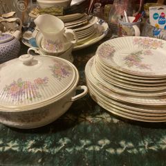 Royal Tara dinner set part