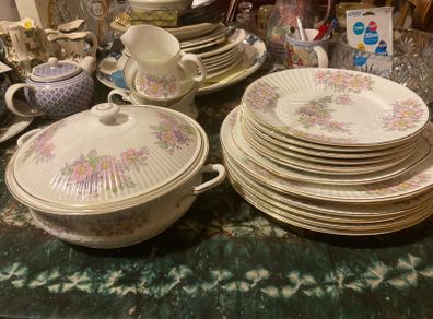 Royal Tara dinner set part