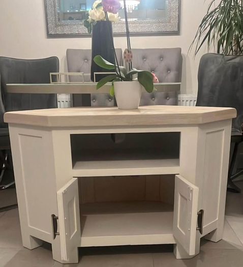 Solid tv oak cabinet