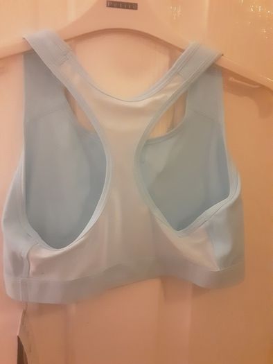 Sports Bra/NIKE Sports Bra .. Colour: Pale Green .. Size: Medium