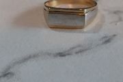 9ct white and yellow gold ring hallmarked 375 size 9