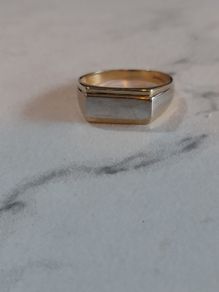 9ct white and yellow gold ring hallmarked 375 size 9