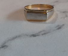 9ct white and yellow gold ring hallmarked 375 size 9