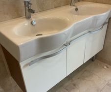 bathroom double vanity unit