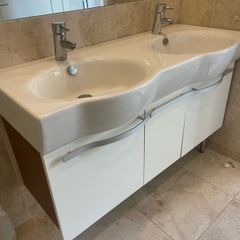 bathroom double vanity unit