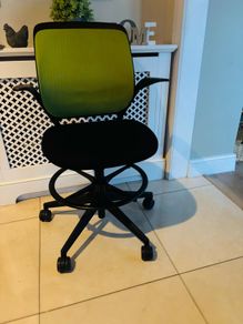 Steel Case office chair 8 available like new
