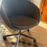 office/desk chair with wheels Image 4