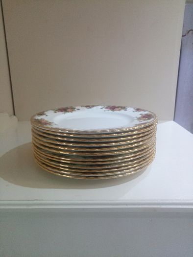 Dinner Plates x 12, D 26.5 cm Royal Albert Old Country Roses Bone China