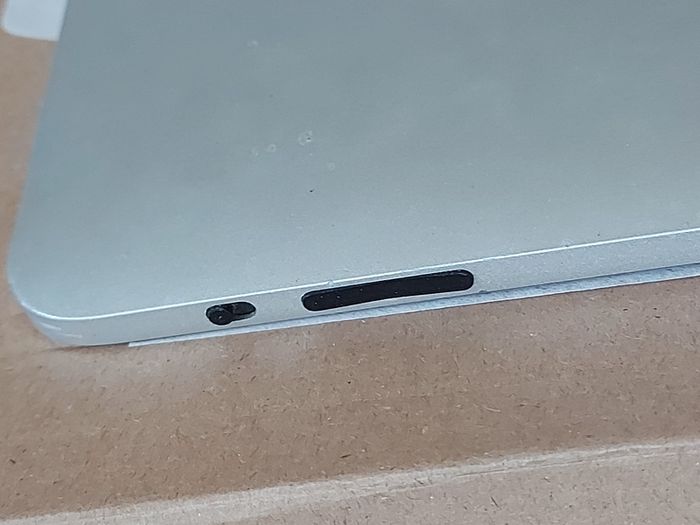 Original Apple Ipad 16GB, No Camera, includes over 20 Family Kids Movies, a real blast from the Past in excellent condition