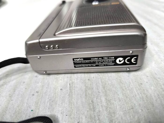 Sanyo Cassette Tape Player/Recorder + New Headphones